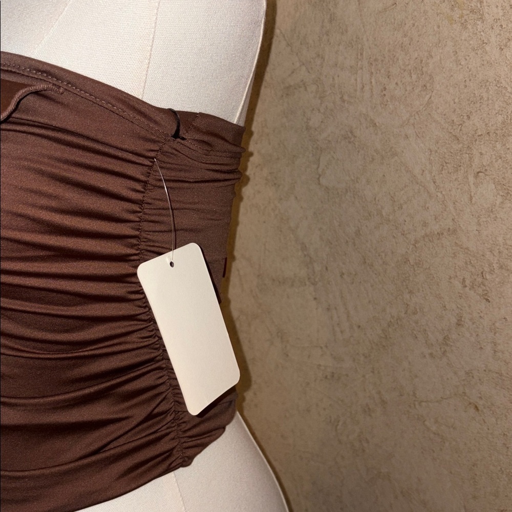 Gaze Brown Ruffle Strapless Top - Picture 5 of 7